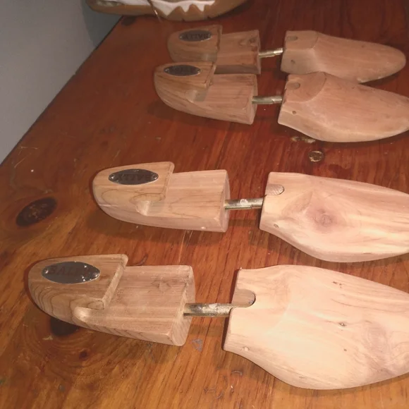 Bally of Switzerland shoe stretchers Bally Cedar Shoe Trees for Men main image 3
